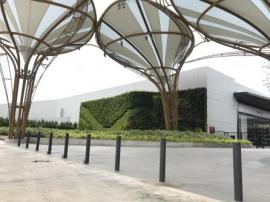 เสากั้นเหล็ก หัวอลูมิเนียมขึ้นรูป แบบฝัง (V-F360U) จำนวน 28 ต้น และแบบถอดออกได้ (V-F360SK) จำนวน 15 ต้น